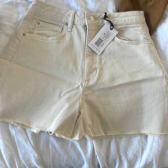 WeWoreWhat High Rise Boyfriend Short in Ivory 26 - Picture 2 of 5